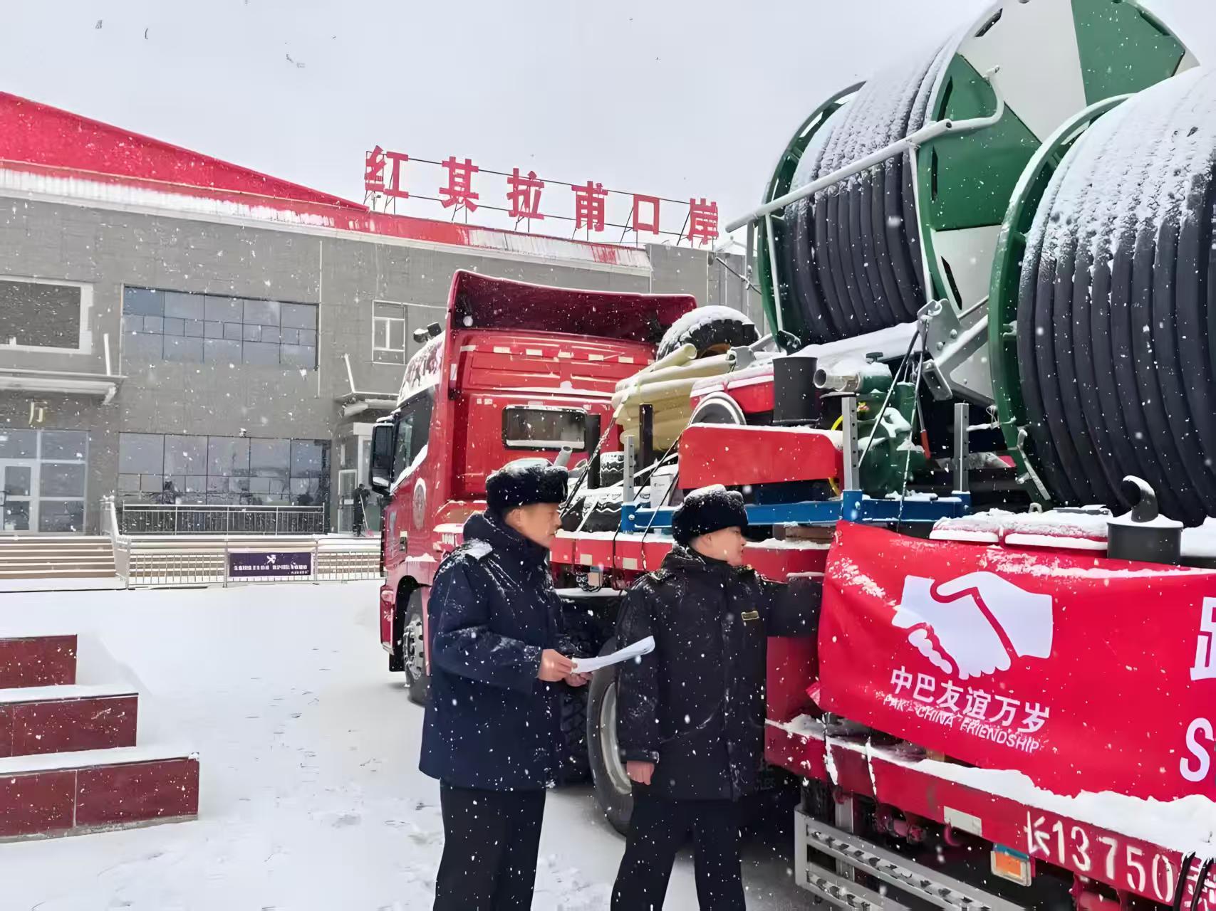 驗放巴基斯坦春耕生產(chǎn)農(nóng)具