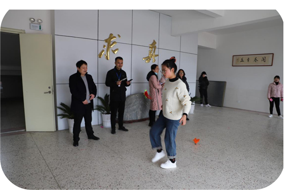 濱?？h五汛鎮(zhèn)中心小學(xué)舉行慶祝第111個(gè)國際三八婦女節(jié)活動