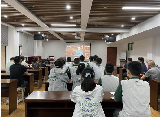 汲取奮進力量！南師附中江寧分校師生集中在殷巷社區(qū)收聽收看慶祝中國共產(chǎn)黨成立100周年大會