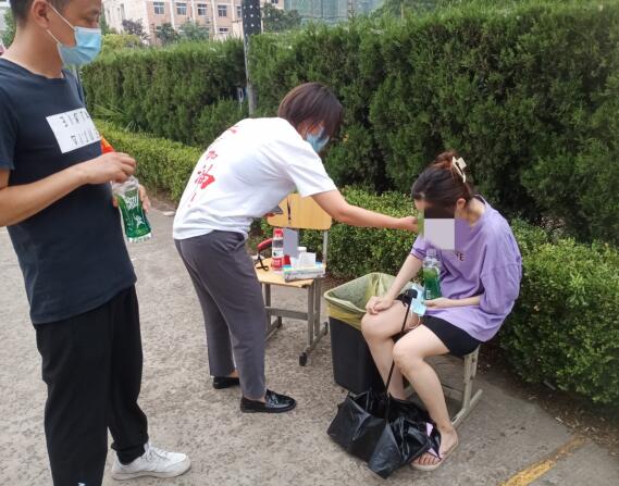 盛江社區(qū)|同心戰(zhàn)“疫”守初心 上門服務顯溫情